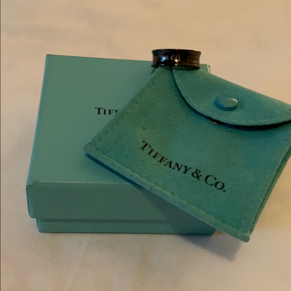 Women’s Tiffany & Co black band